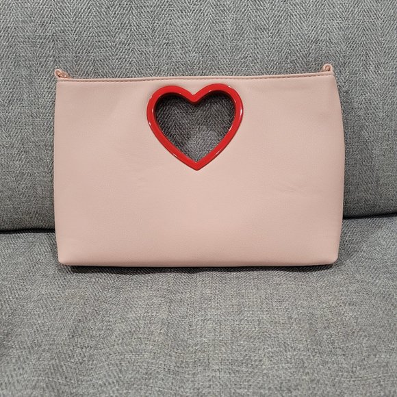 Clutch with Heart Cut Out - Picture 1 of 3